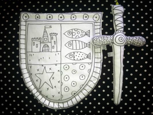 Bouclier et dague à colorier